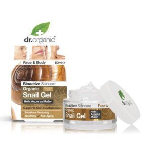 Dr. Organic Snail Gel 50 ml για πρόσωπο και σώμα, με περίοπτη θέση με τη συσκευασία του και ένα ανοιχτό βάζο που αποκαλύπτει το θρεπτικό τζελ μέσα.