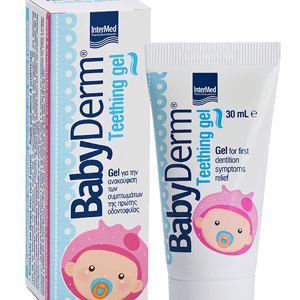 Η συσκευασία για το Intermed Babyderm Teething Gel 30 ml διαθέτει λευκό σωληνάριο και κουτί, με την ένδειξη "BabyDerm Teething Gel" με ένα αξιολάτρευτο μωρό κινουμένων σχεδίων.