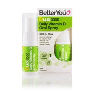 Το BetterYou D3000 Vitamin D Daily Oral Spray 75mcg (3000 IU) διατίθεται σε ένα κομψό λευκό και πράσινο μπουκάλι των 15ml με ασορτί συσκευασία, παρέχοντας μια ιδανική δόση βιταμίνης D για βέλτιστη υγεία.