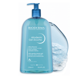 Ένα μπουκάλι 500 ml Bioderma Atoderm Gel Douche Nettoyant, ένα εξαιρετικά απαλό αφρόλουτρο για κανονικό έως ξηρό ευαίσθητο δέρμα.