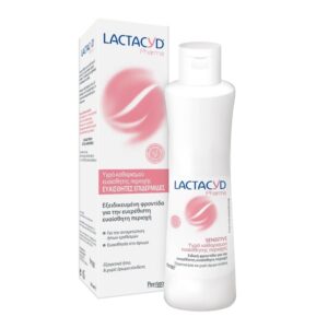 Μπουκάλι και κουτί Lactacyd Pharma Sensitive 250 ml, υγρό καθαριστικό για ευαίσθητες επιδερμίδες, σε κομψή λευκή και ροζ συσκευασία.