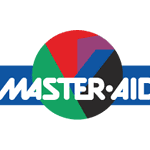 Το λογότυπο Master Aid εμφανίζει έναν πολύχρωμο κύκλο σε συνδυασμό με μια μπλε λωρίδα φόντου με το λευκό κείμενο "MASTER-AID" σε περίοπτη θέση στο κέντρο.