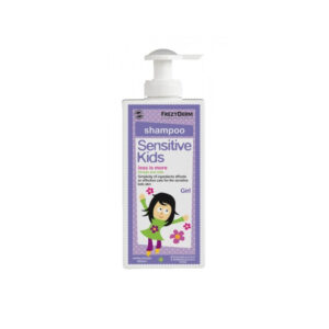 Ένα μπουκάλι 200 ml Frezyderm Sensitive Kids Shampoo Girls με διανομέα αντλίας, με ένα κορίτσι κινουμένων σχεδίων να κρατά λουλούδια.