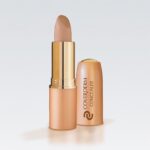 Coverderm Waterproof Concealer SPF30 6g Ένα αδιάβροχο Concealer 6g Coverderm SPF30 στέκεται όρθιο με το χρυσό καπάκι του δίπλα του σε ανοιχτόχρωμο φόντο.