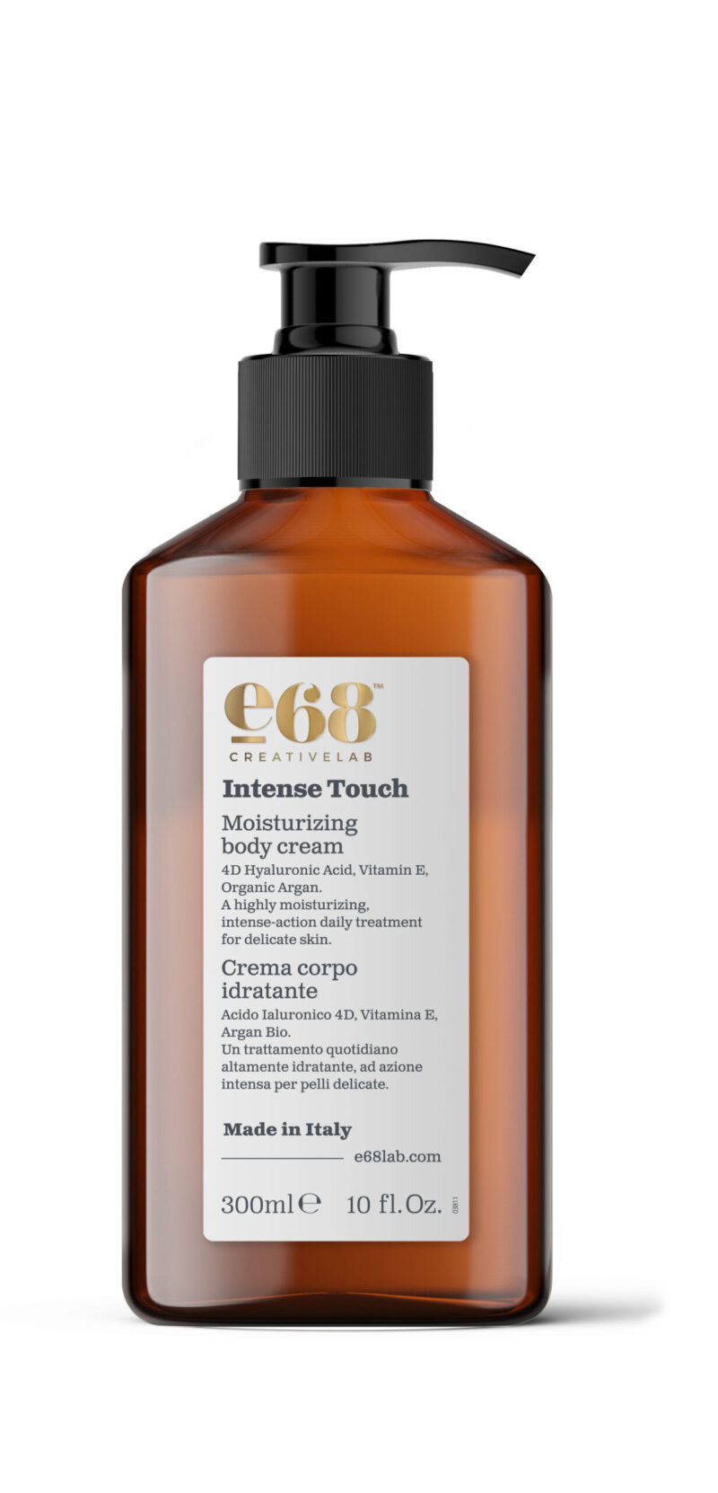 Κεχριμπάρι αντλία μπουκάλι e68 Intense Touch – Ενυδατική Κρέμα Σώματος 300ml, με λευκή ετικέτα και μαύρο κείμενο.