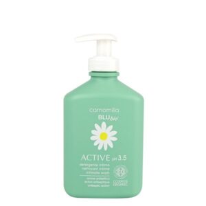 Camomilla Blu Active Bio Intimate Wash pH3.5 300ml σε ανοιχτό πράσινο μπουκάλι με λευκή αντλία, γραφικά με μαργαρίτα και απαλή φόρμουλα για καθημερινή φροντίδα του εντέρου.