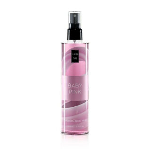 Το Lavish Care Fragrance Mist Baby Pink 200 ml διαθέτει ένα κομψό ροζ μπουκάλι με μαύρο ακροφύσιο ψεκασμού - ιδανικό για την ανανέωση της καθημερινής σας ρουτίνας.